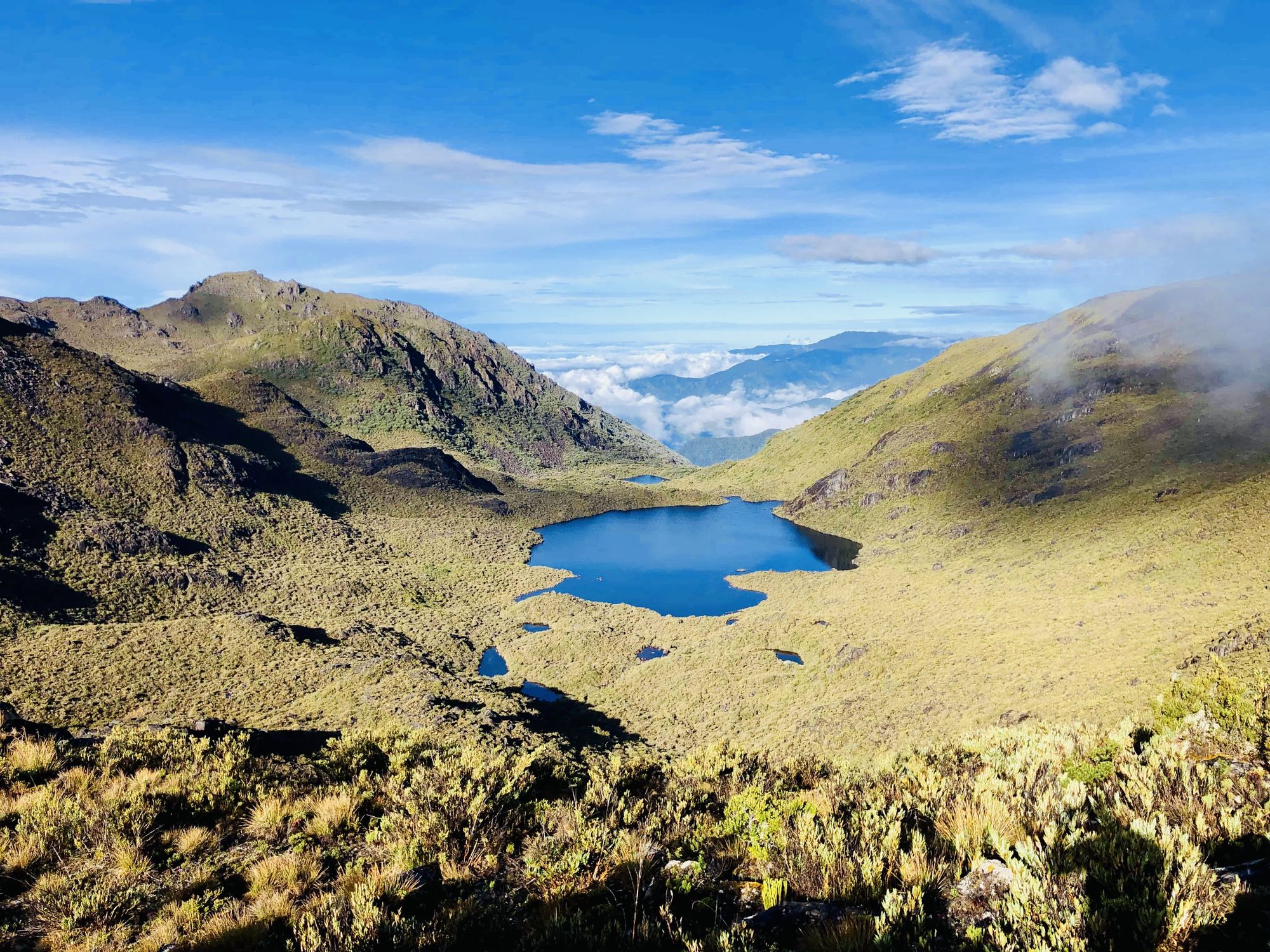 Lago e montagne verdi al Chirripó, Costa Rica