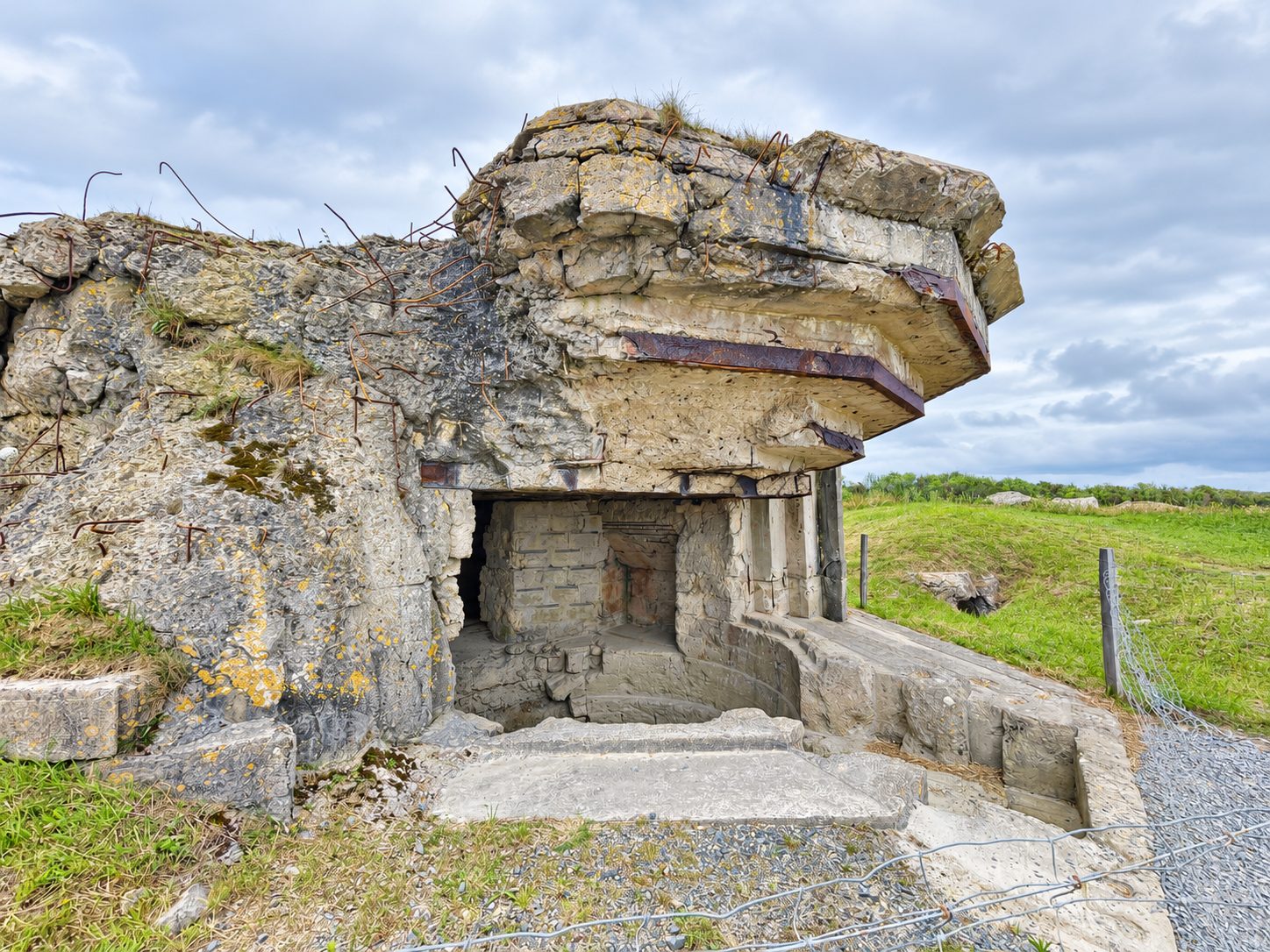 Un bunker tedesco della Seconda guerra mondiale in Normandia