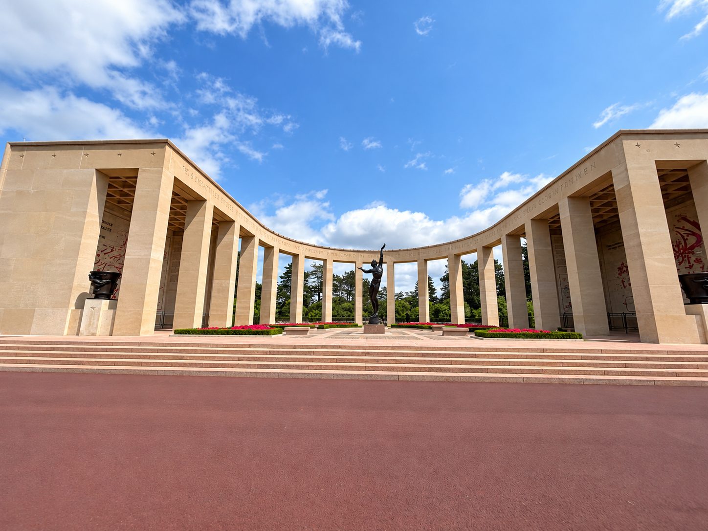Il memoriale del Cimitero americano della Normandia