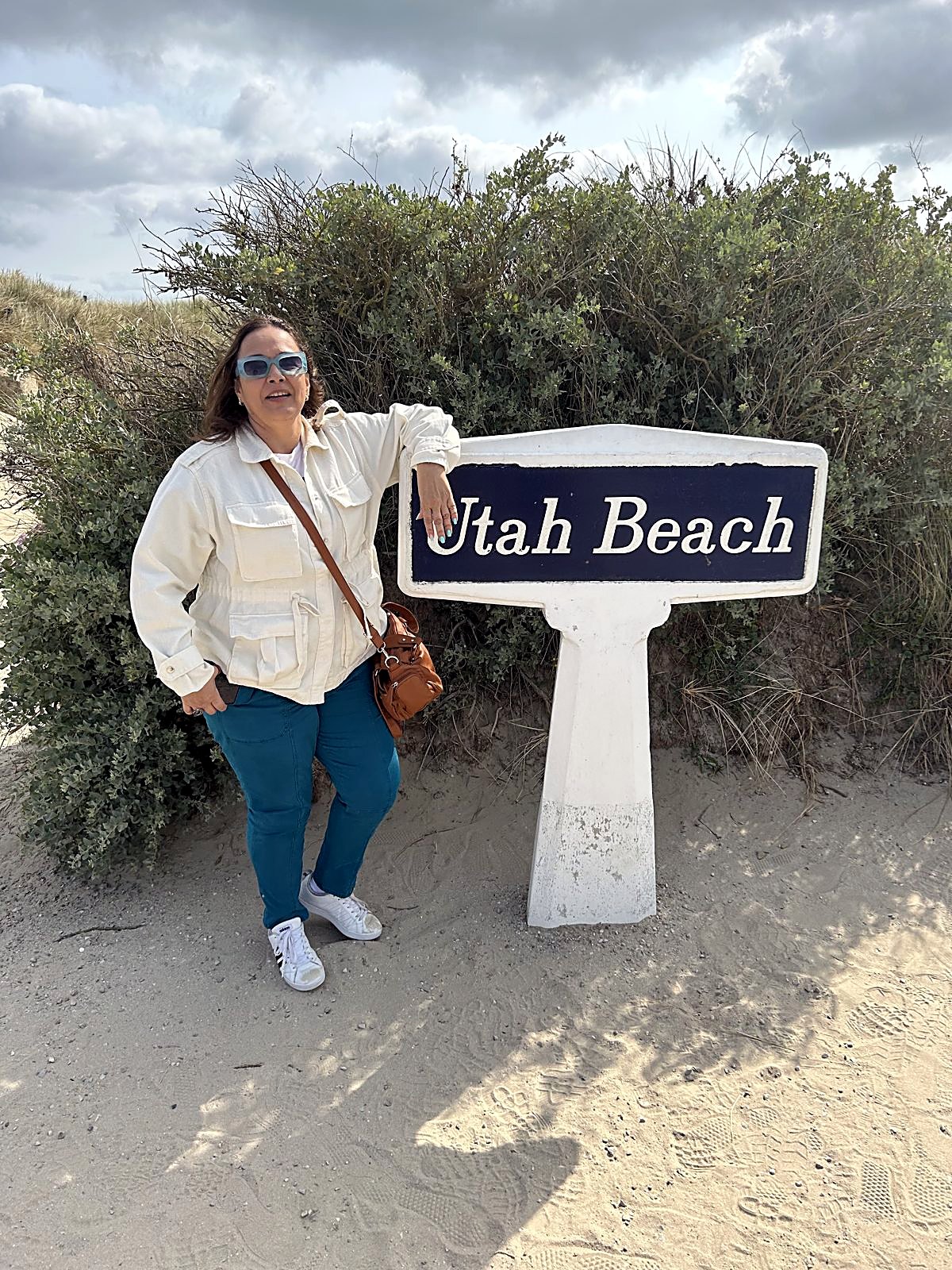 Al cartello di Utah Beach in Normandia