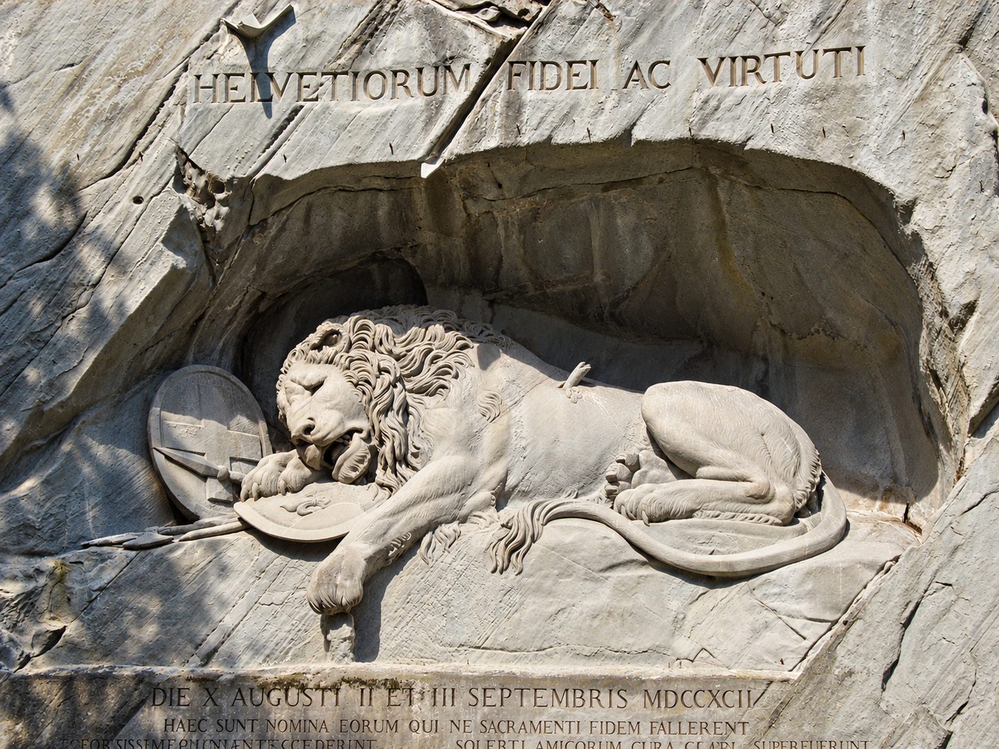 Il Leone di Lucerna scolpito nella pietra
