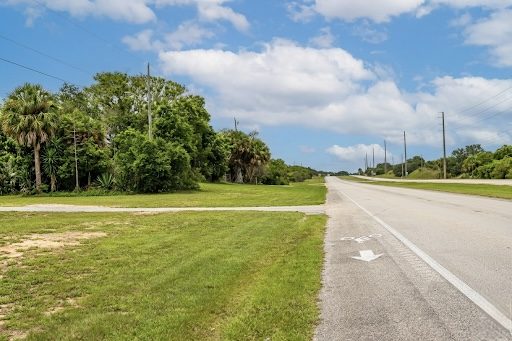 Il lotto accanto alla N US Highway 1